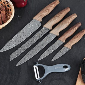 Комплектът кухненски ножoве