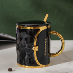 Чаша с лъжичка и капаче на ниска цена от Max-Shop