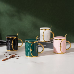 Чаша с лъжичка и капаче от MaxShop Чаша с лъжичка и капаче на ниска цена от Max-Shop