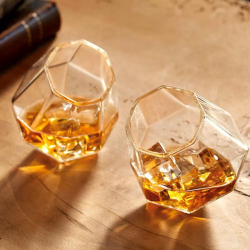 Комплект Гарафа с Две Чаши – Диаманти Deluxe на ниска цена от MaxShop