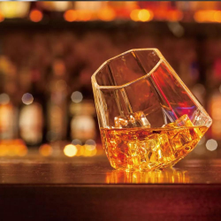 Комплект Гарафа с Две Чаши – Диаманти Deluxe на ниска цена от MaxShop