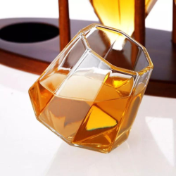 Комплект Гарафа с Две Чаши – Диаманти Deluxe на ниска цена от MaxShop