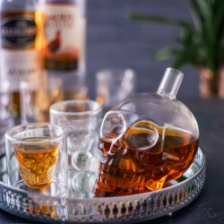 Декантер с 6 чаши за шот Oak & Steel Skull на ниска цена от Max-Shop