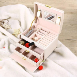 Кутия за бижута Cream Classic на ниска цена от MaxShop