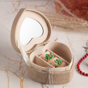 Кутия за бижута сърце