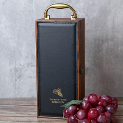 Кутия за вино с аксесоари на ниска цена от Max-Shop