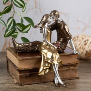 Статуетка на влюбени