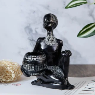 Декоративна фигура на Африканка - седнала на ниска цена от Max-Shop