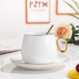 Чаша, чинийка, лъжичка Charming White 220 мл на ниска цена от Max-Shop