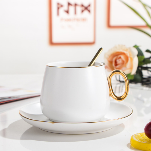 Чаша, чинийка, лъжичка Charming White 220 мл на ниска цена от Max-Shop