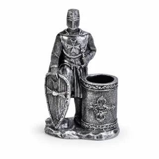 Статуетка на средновековен рицар в броня, комбинирана с моливник
