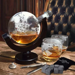 Луксозен сет Globe Decanter Set- декантер глобус, 2 чаши, камъни за уиски и аксесоари