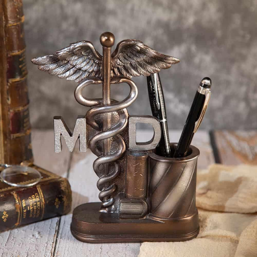 Настолна поставка от полирезин с Кадуцей и букви MD, с бронзово-сребрист античен финиш